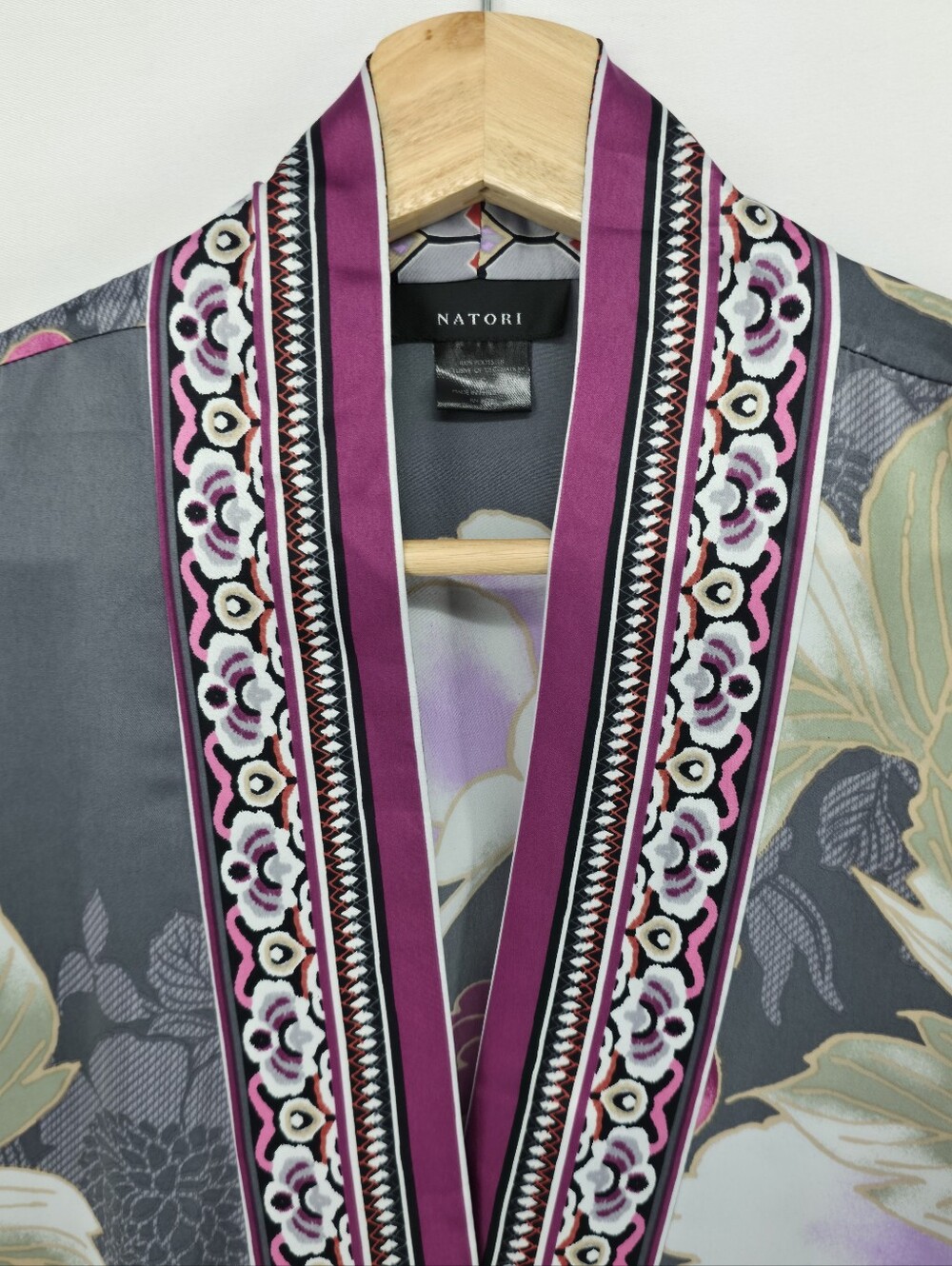 Natori Floral Kimono Robe Gray Purple Satin Lounge Cover Up Pockets Size Small - Picture 5 of 12